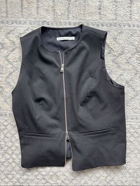 Abercrombie & Fitch Black Sleeveless Zip Vest